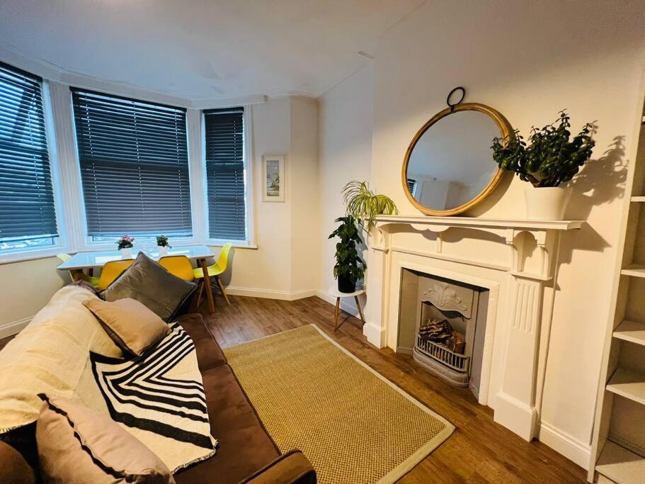Beautiful Space Stylish And Modern! Perfect Location Blackpool Bagian luar foto