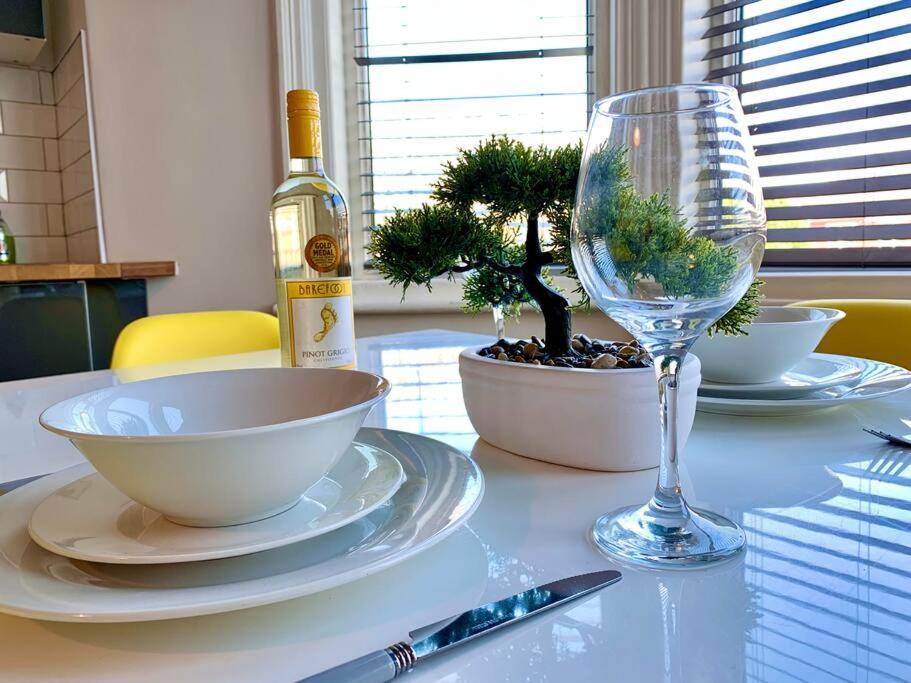Beautiful Space Stylish And Modern! Perfect Location Blackpool Bagian luar foto