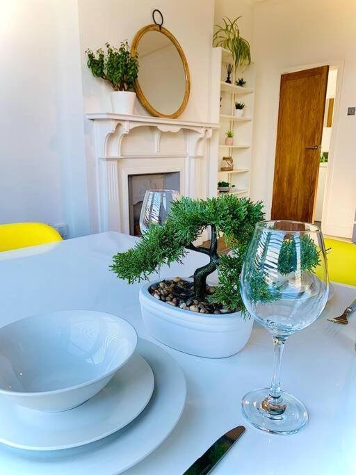 Beautiful Space Stylish And Modern! Perfect Location Blackpool Bagian luar foto